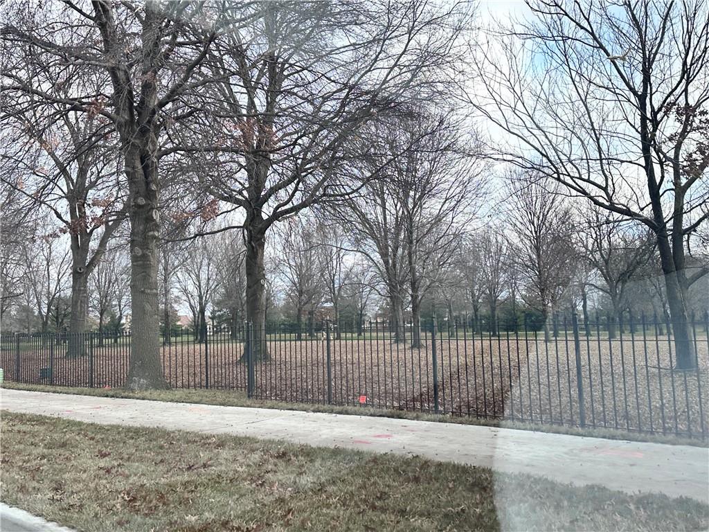 Photo of 13802 Howe Lane Leawood KS 66224