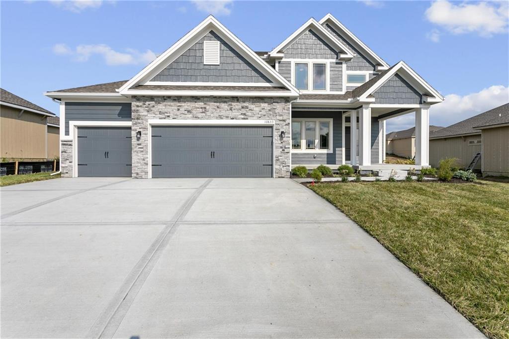 Photo of 11031 N Bristol Avenue Kansas City MO 64156