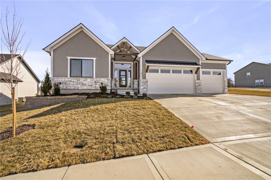 Photo of 1401 Kintyre Court Raymore MO 64083