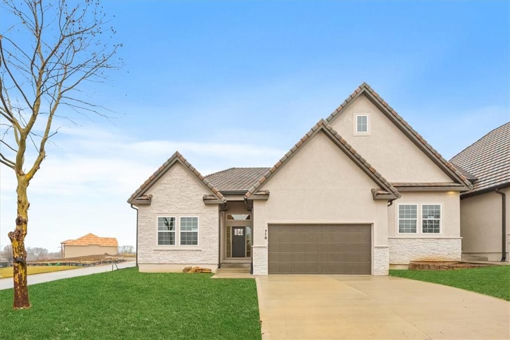 Photo of 718 NE Lone Hill Drive #A Lee's Summit MO 64064