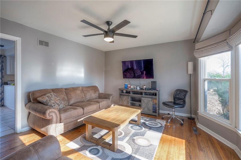 Photo of 6104 E 136th Street Grandview MO 64030