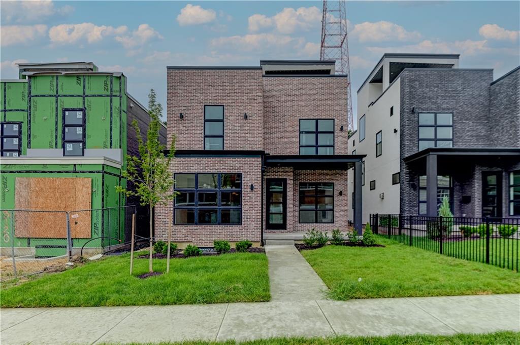 Photo of 3116 Oak Street Kansas City MO 64111