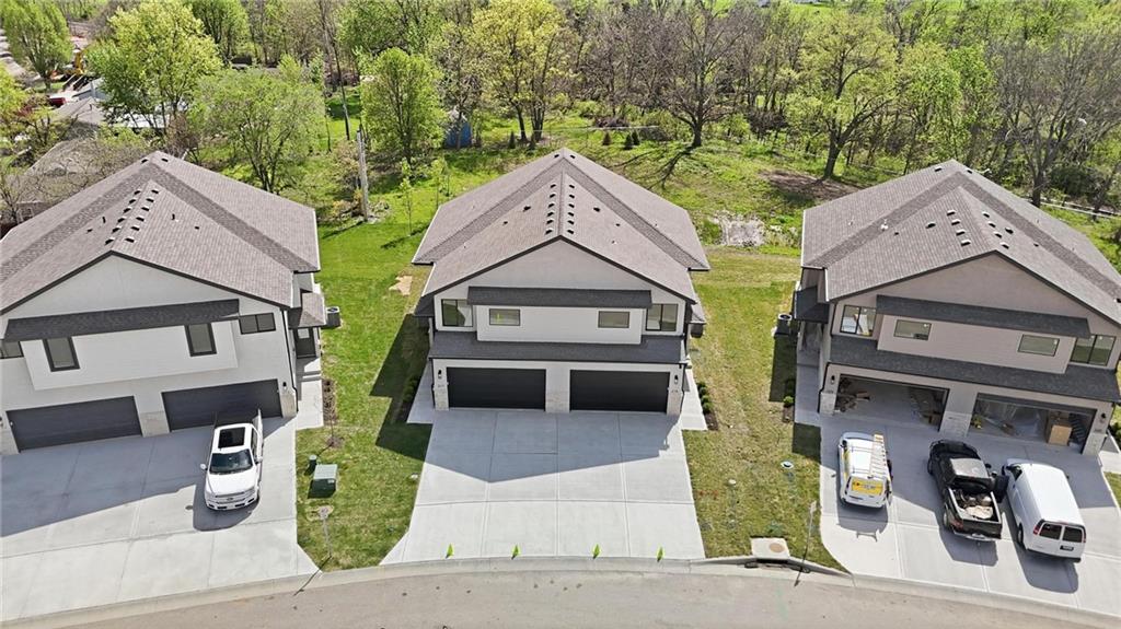 Photo of 211 NW Orchard Court Lee's Summit MO 64063