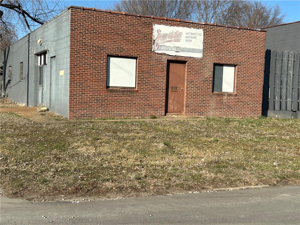 Photo of 1420 W South Avenue Independence MO 64052