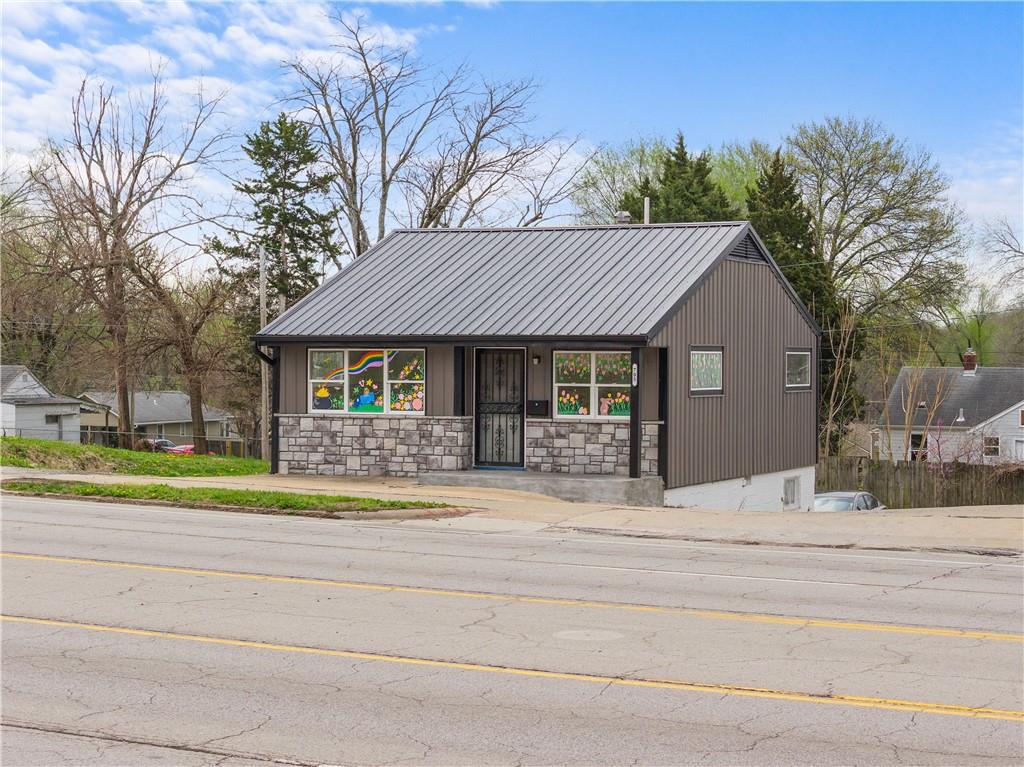 Photo of 705 E 23rd Street Independence MO 64055