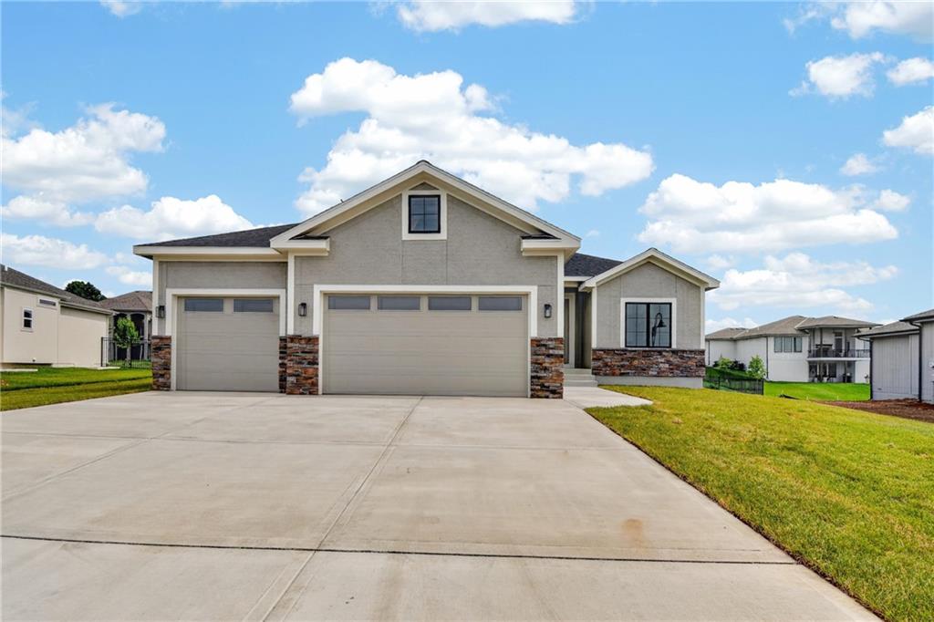 Photo of 2605 NE Crestview Street Grain Valley MO 64029