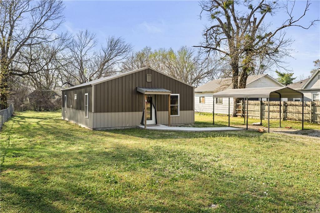 Photo of 609 N Wood Street Caney KS 67333