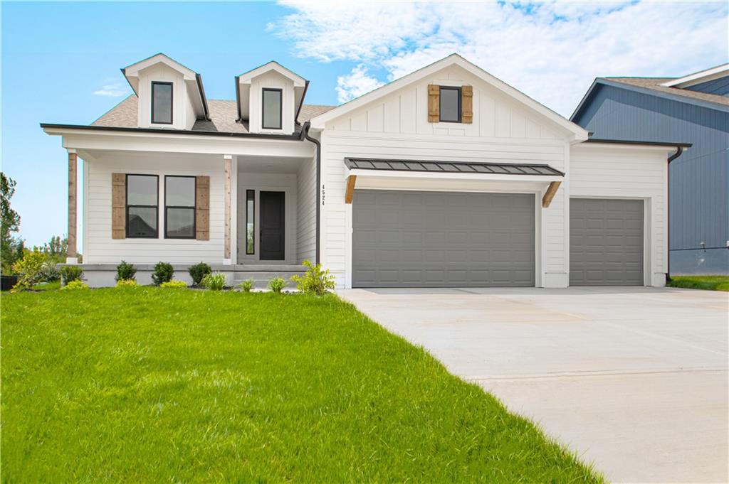 Photo of 4524 SW Berkshire Drive Lee's Summit MO 64083