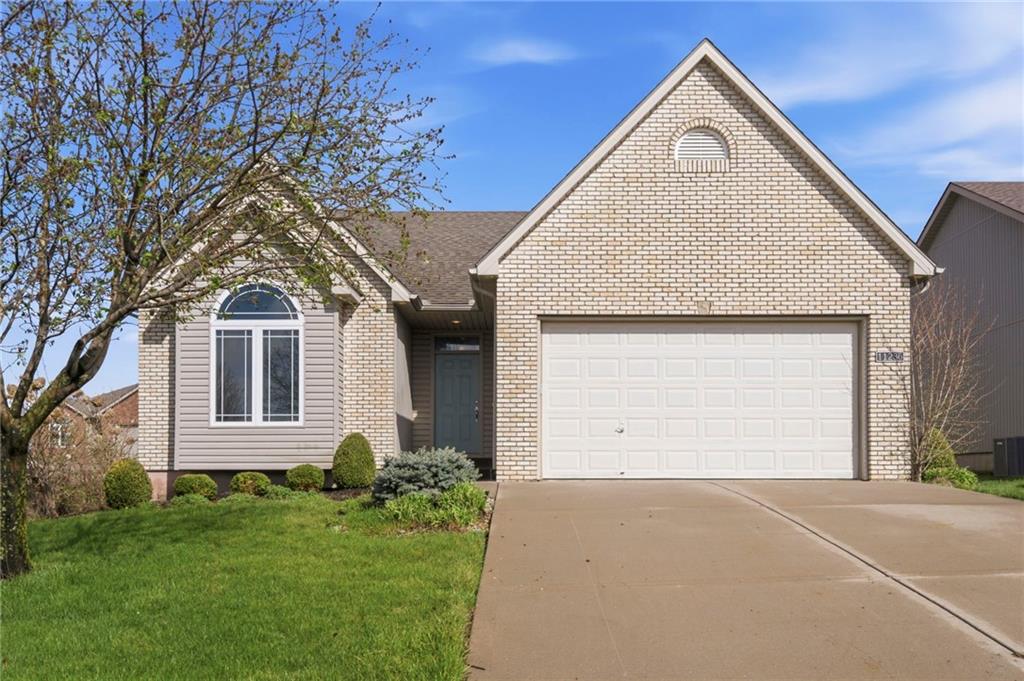 Photo of 11236 N Randolph Avenue Kansas City MO 64157