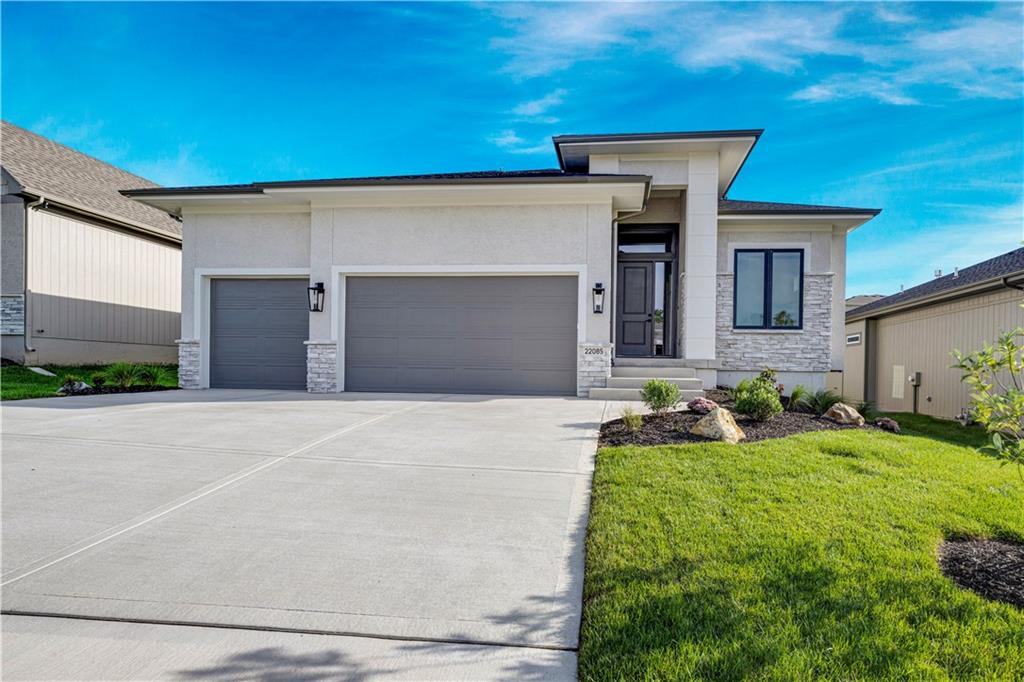 Photo of 22085 W 93rd Terrace Lenexa KS 66220