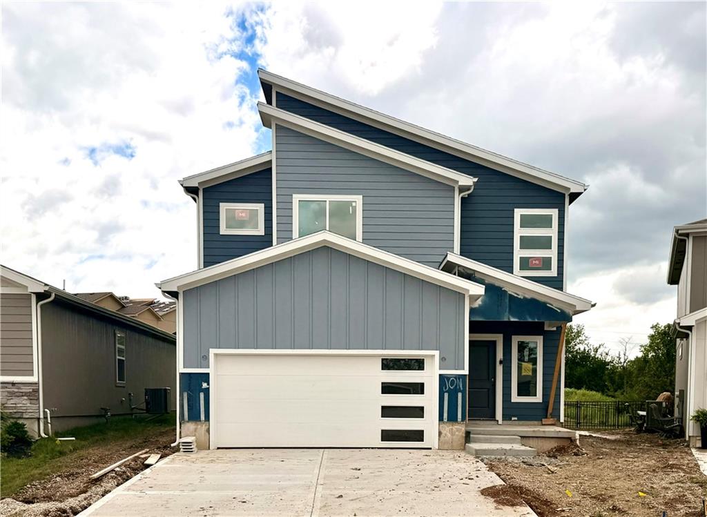 Photo of 807 Glenn Circle Raymore MO 64083