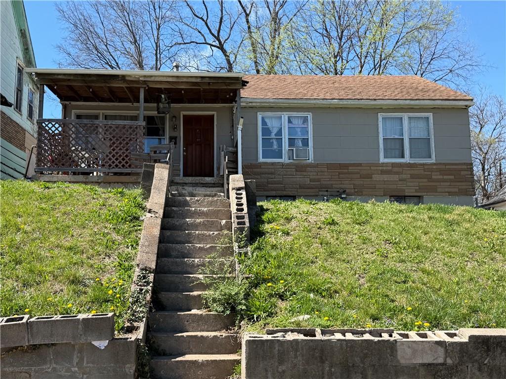 Photo of 340 N Topping Avenue Kansas City MO 64123