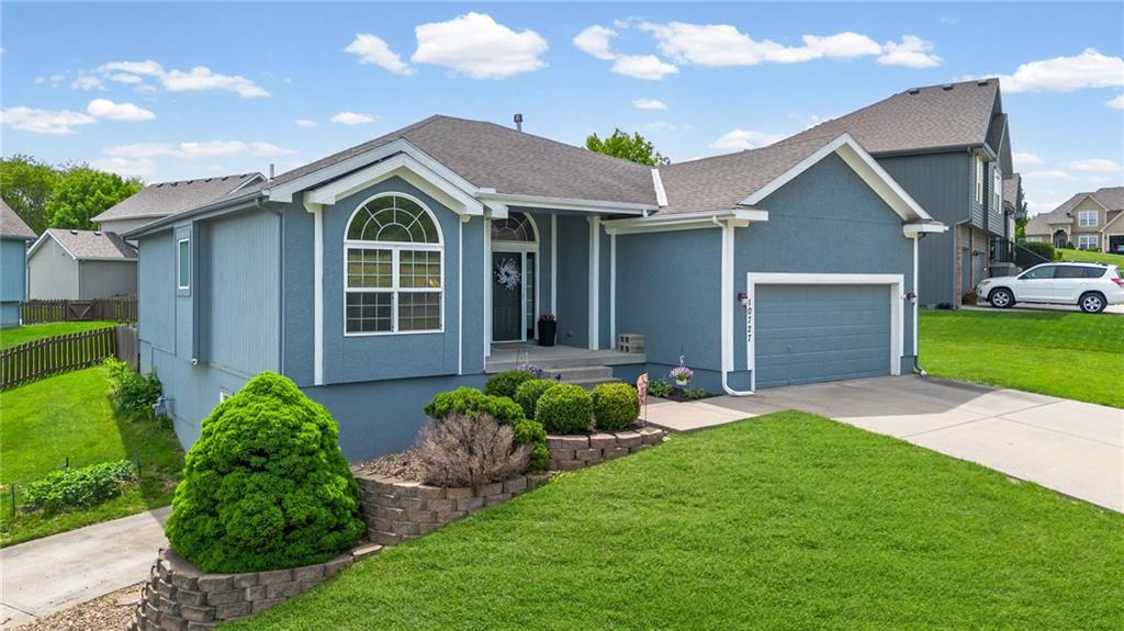 Photo of 10727 N Tennessee Avenue Kansas City MO 64157