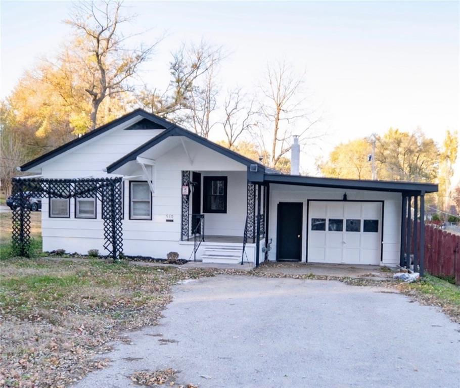 Photo of 930 E Stone Street Independence MO 64050