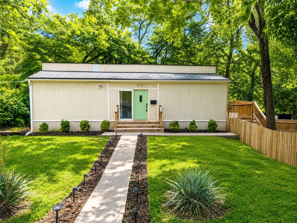Photo of 9721 Baltimore Avenue Kansas City MO 64114
