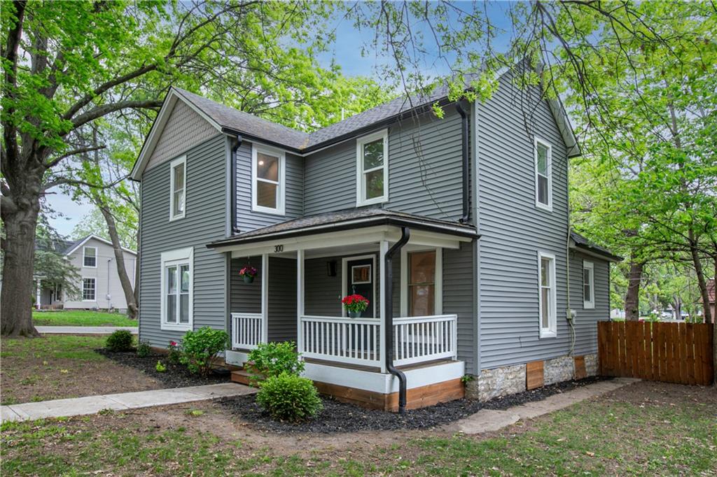 Photo of 300 SE 1st Street Lee's Summit MO 64063