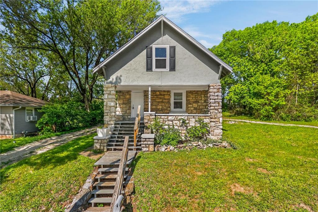 Photo of 5424 Bellefontaine Avenue Kansas City MO 64130