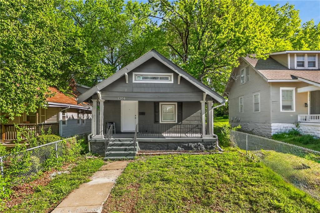 Photo of 1308 E 59th Street Kansas City MO 64110