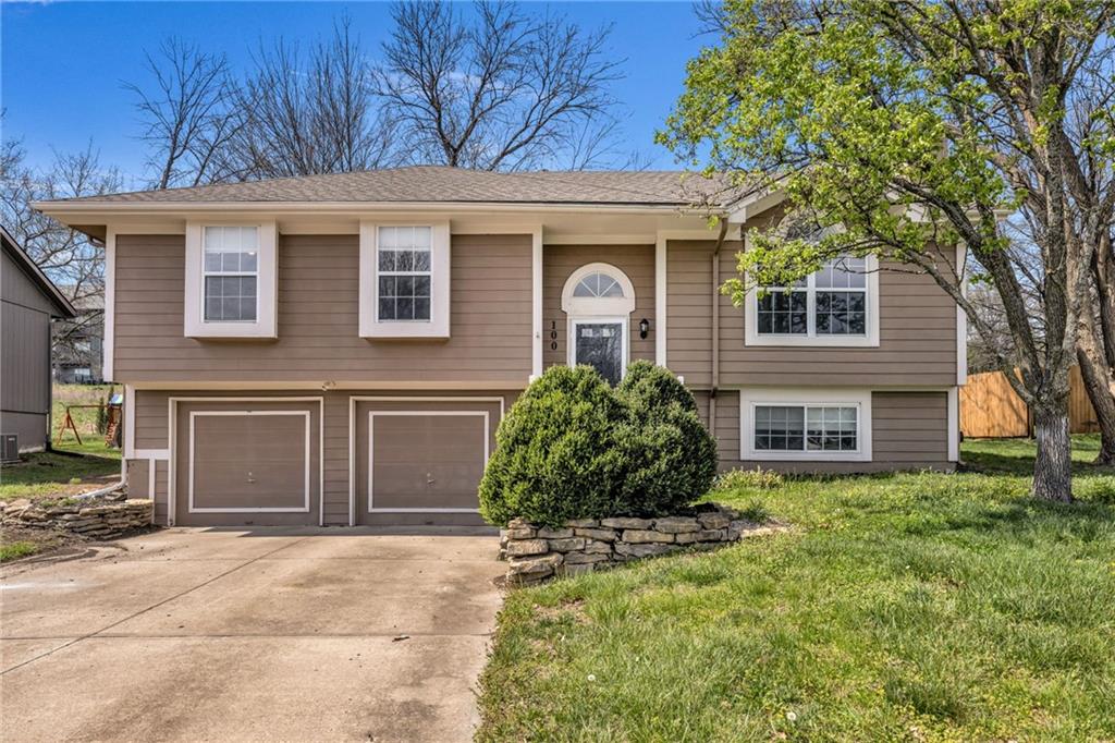 Photo of 100 N Darrowby Drive Raymore MO 64083