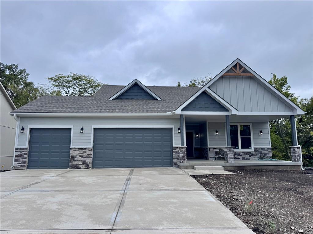 Photo of 8638 Eagle Creek Drive De Soto KS 66018
