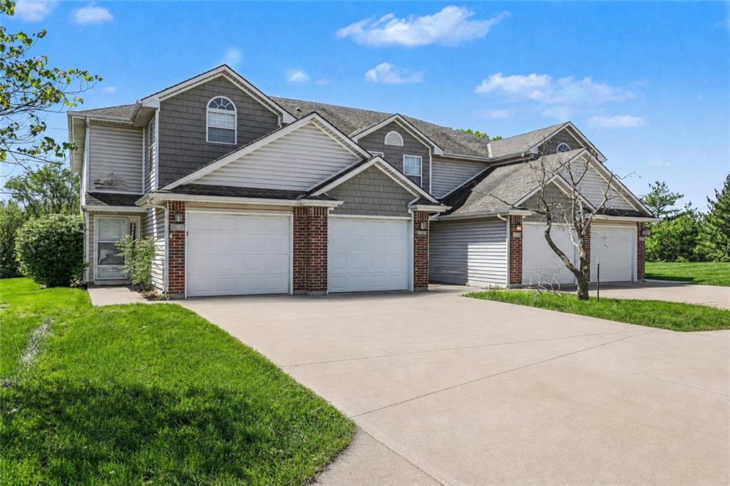 Photo of 920-924 SW Imperial Lane Lee's Summit MO 64064