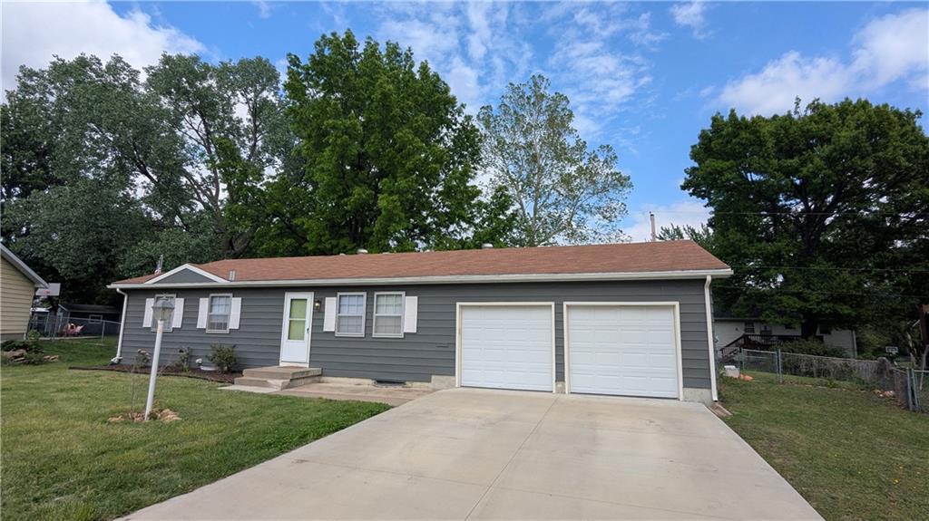 Photo of 3622 SE Pinecrest Court Topeka KS 66605
