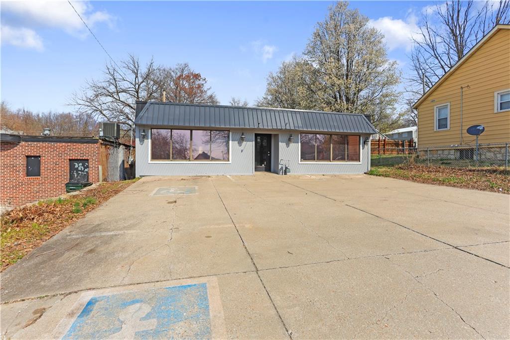Photo of 324 Elm Street Leavenworth KS 66048