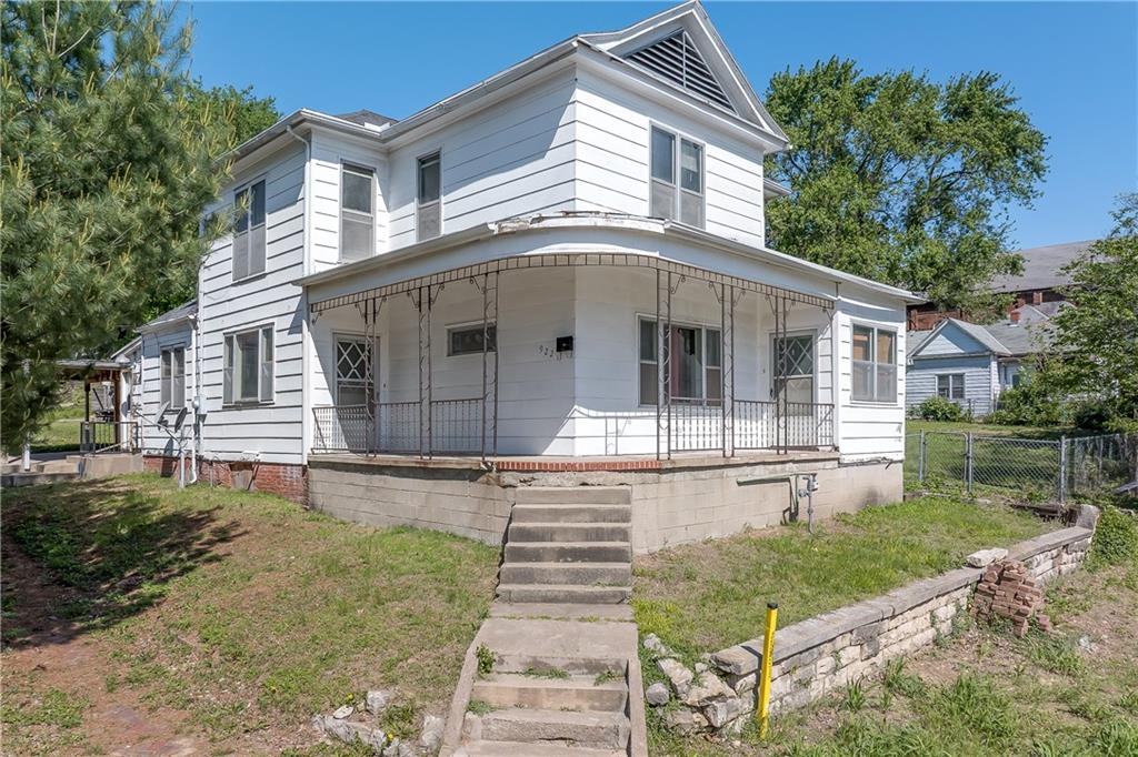 Photo of 922 S 15th Street St Joseph MO 64503