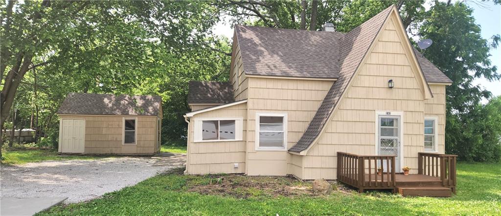 Photo of 202 S Metcalf Road Louisburg KS 66053