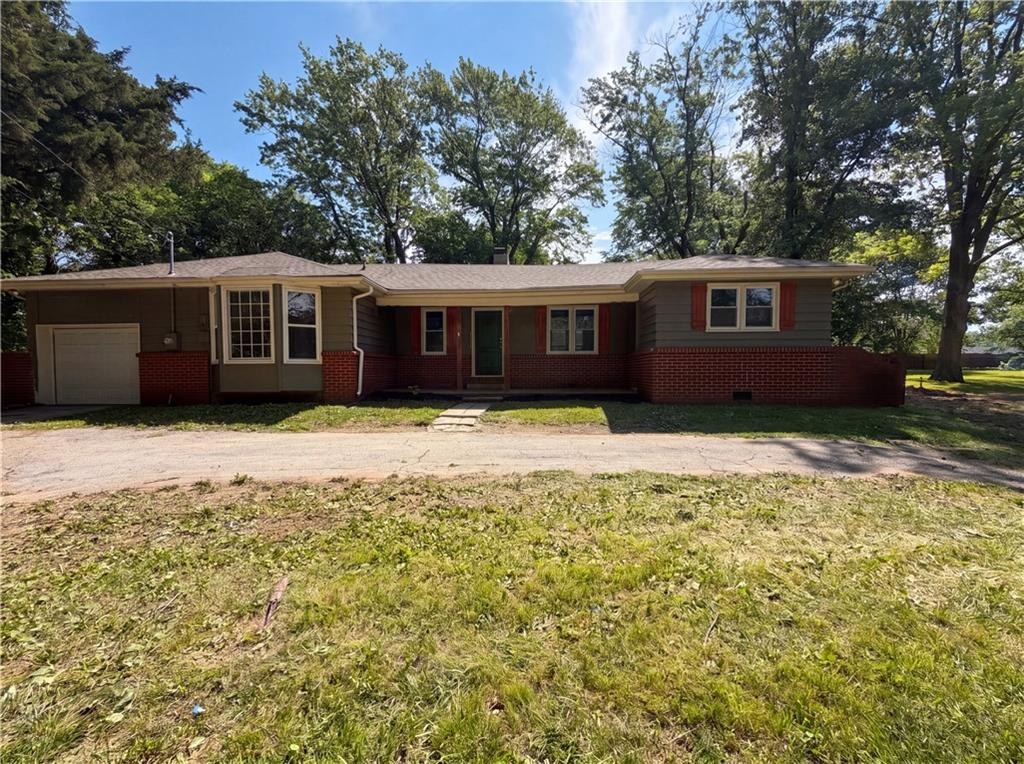 Photo of 1825 Bren Mar Road Lee's Summit MO 64086
