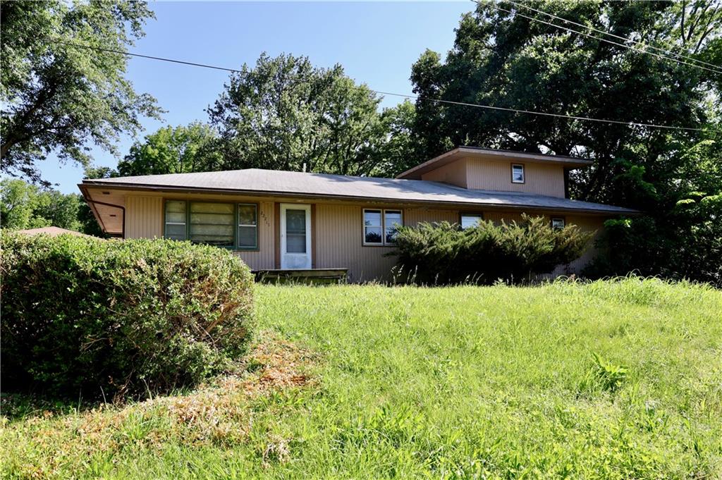 Photo of 22211 E BLUE MILLS Road Independence MO 64058
