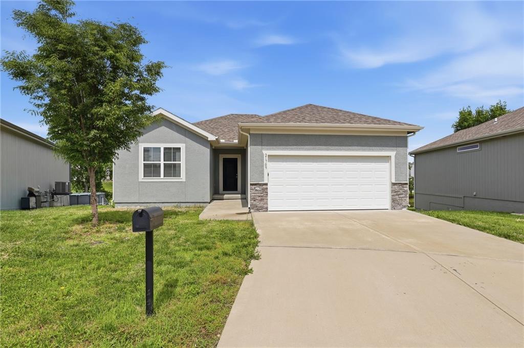 Photo of 21709 N Ridge Court Peculiar MO 64078