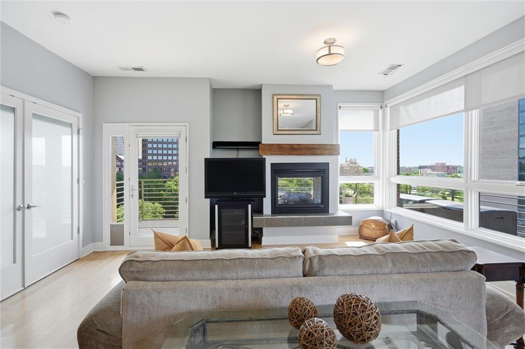 Photo of 4521 Wornall Road #211 Kansas City MO 64111