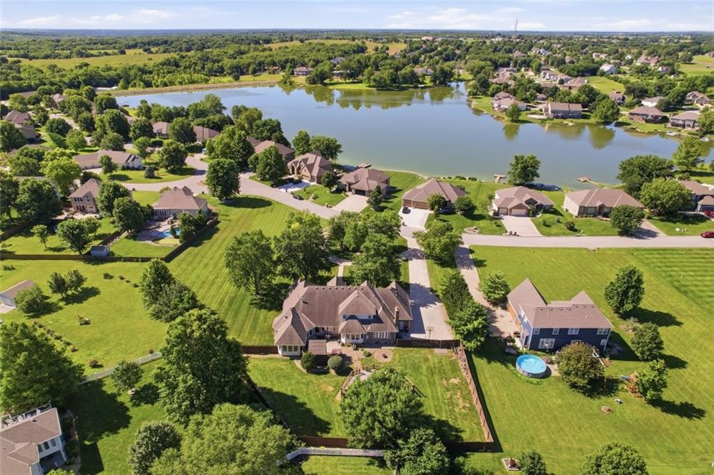 Photo of 15586 Cedar Lane Basehor KS 66007
