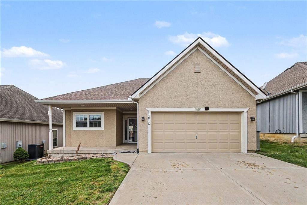 Photo of 12216 N Pomona Lane Kansas City MO 64163