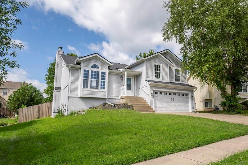 Photo of 17584 W 111th Terrace Olathe KS 66061