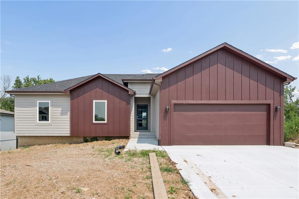 Photo of 612 SE 21st Street Oak Grove MO 64075