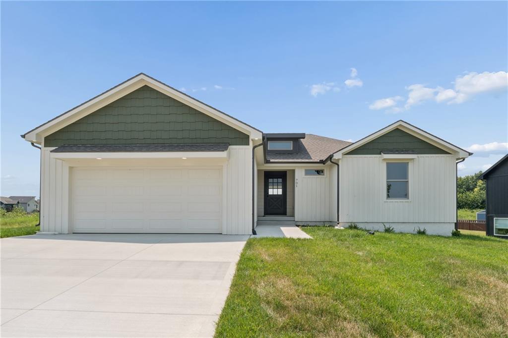 Photo of 701 SE 21st Street Oak Grove MO 64075
