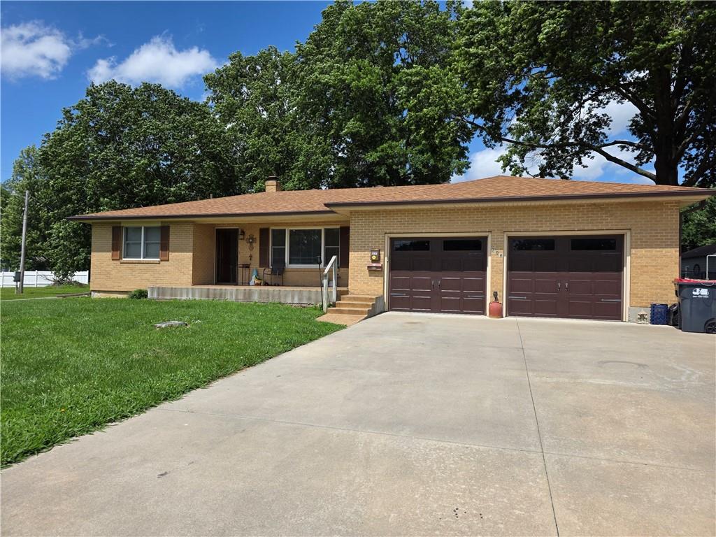 Photo of 706 W Benton Street Windsor MO 65370