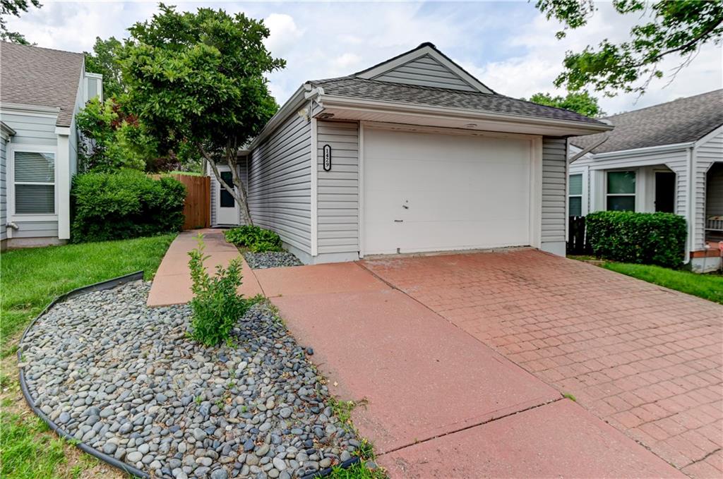 Photo of 1429 Birdseye Court Blue Springs MO 64015