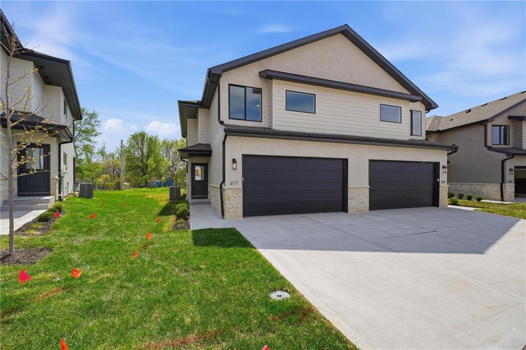 Photo of 212 NW Orchard Court Lee's Summit MO 64063