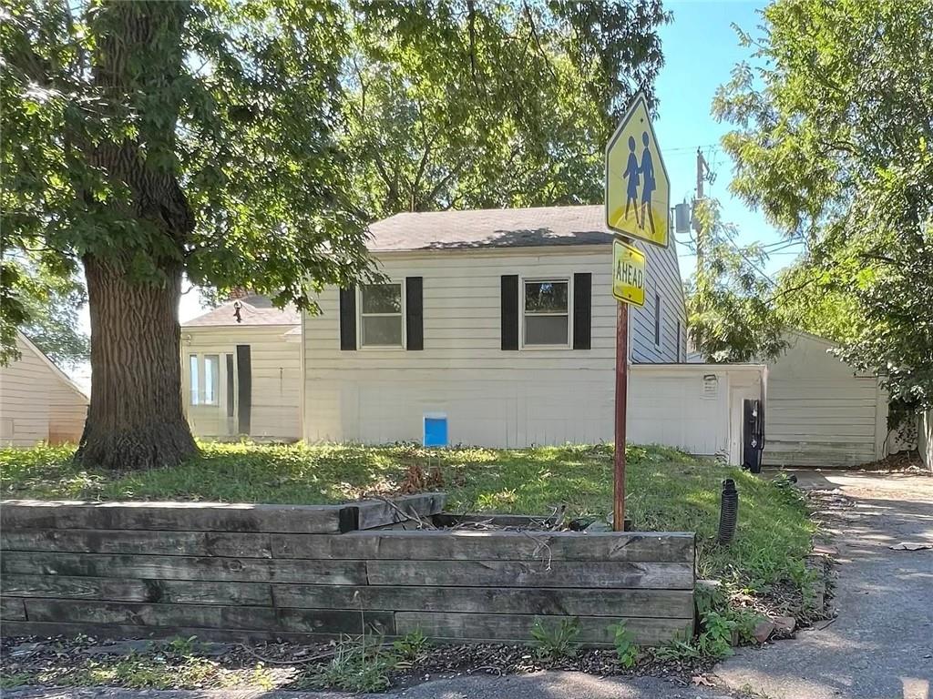 Photo of 715 NE 44th Street North Kansas City MO 64116