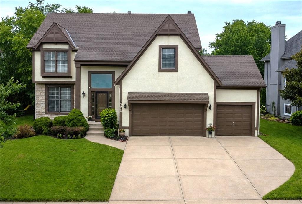 Photo of 13918 Parkhill Street Overland Park KS 66221