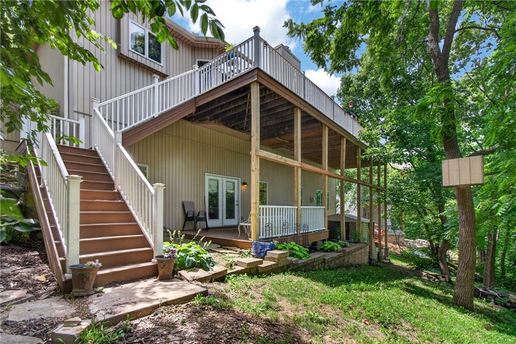 Photo of 10402 NW River Hills Drive Parkville MO 64152