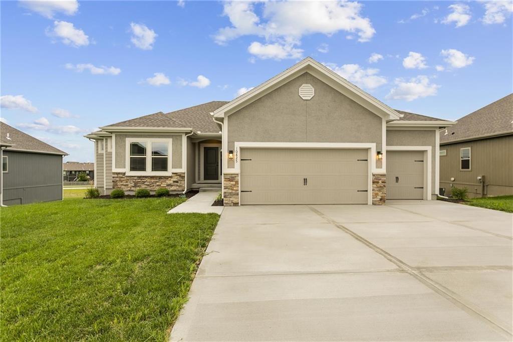 Photo of 11016 N Corrington Avenue Kansas City MO 64156