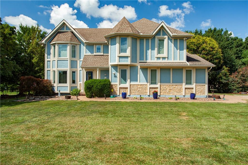 Photo of 1090 NE Blackwell Road Lee's Summit MO 64086