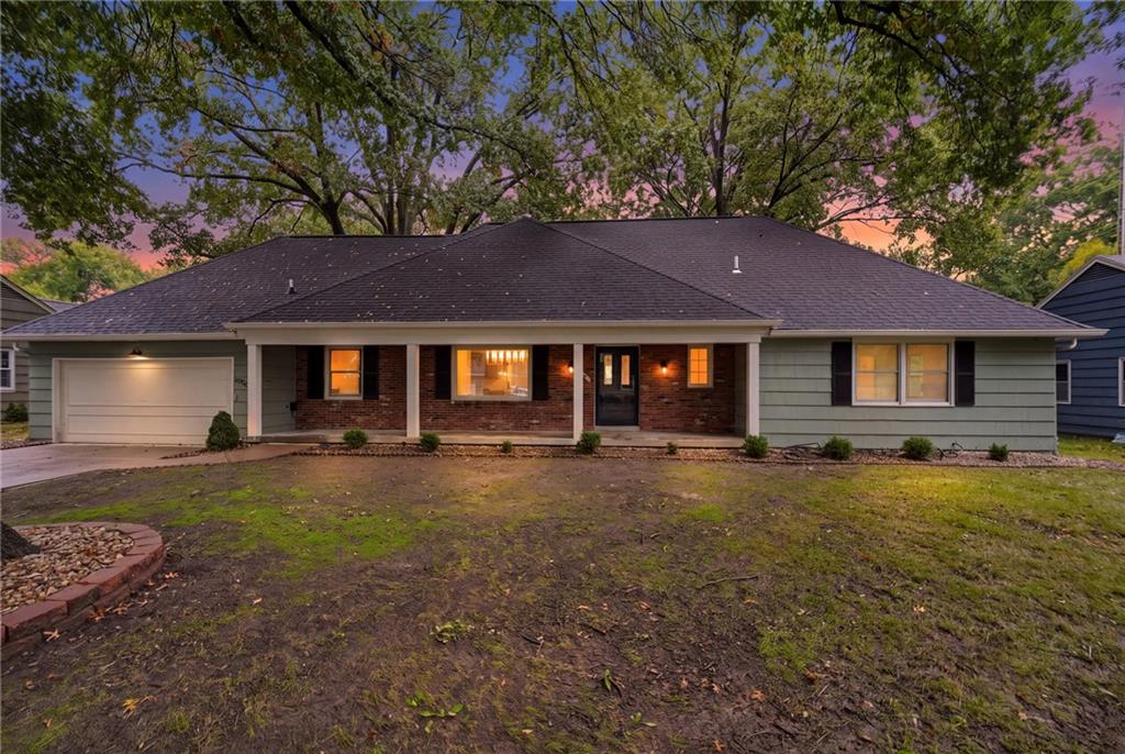 Photo of 6910 W 101st Street Overland Park KS 66212