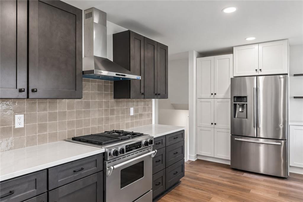 Photo of 1006 Orrington Place Lee's Summit MO 64081