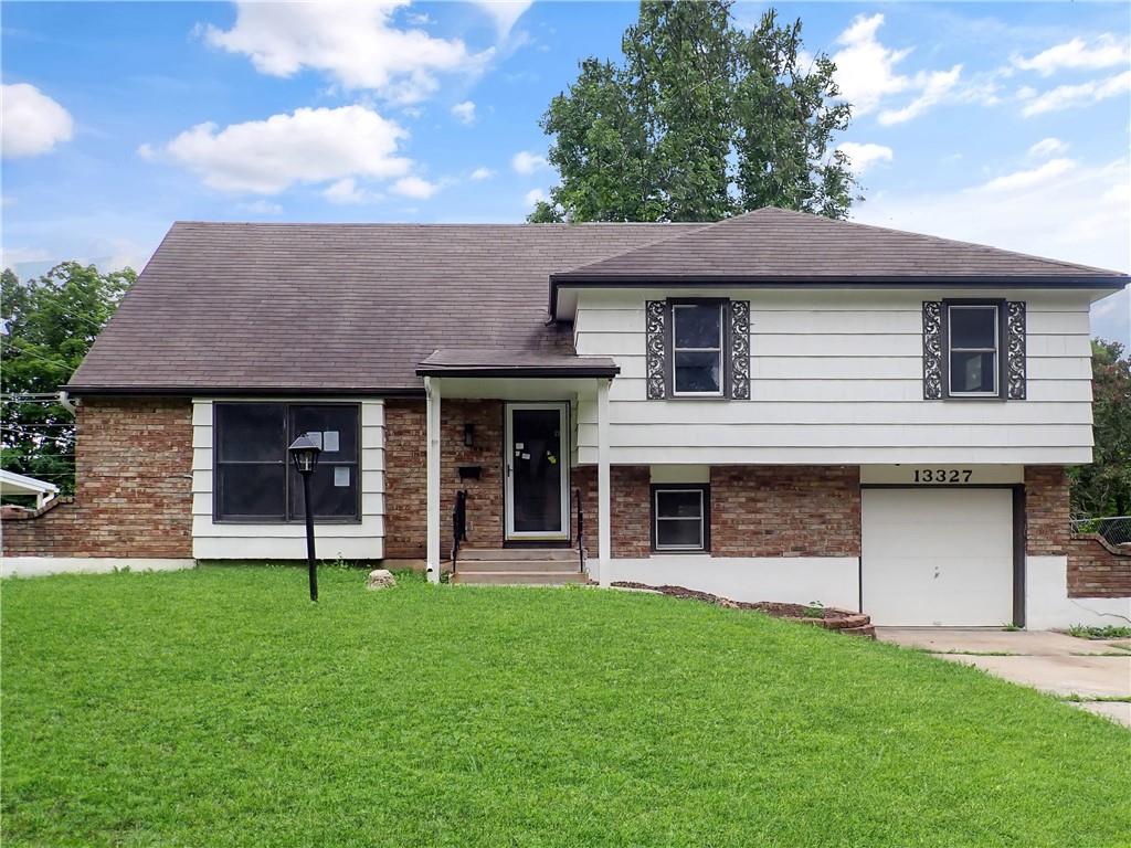 Photo of 13327 Donnelly Avenue Grandview MO 64030