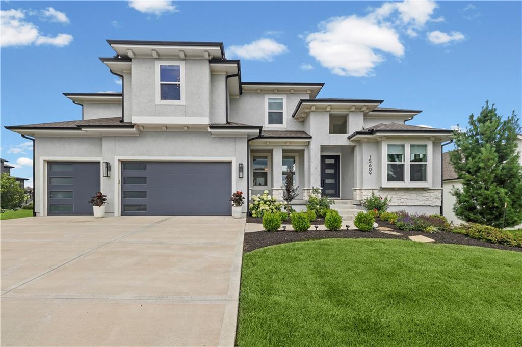 Photo of 15809 El Monte Street Overland Park KS 66224